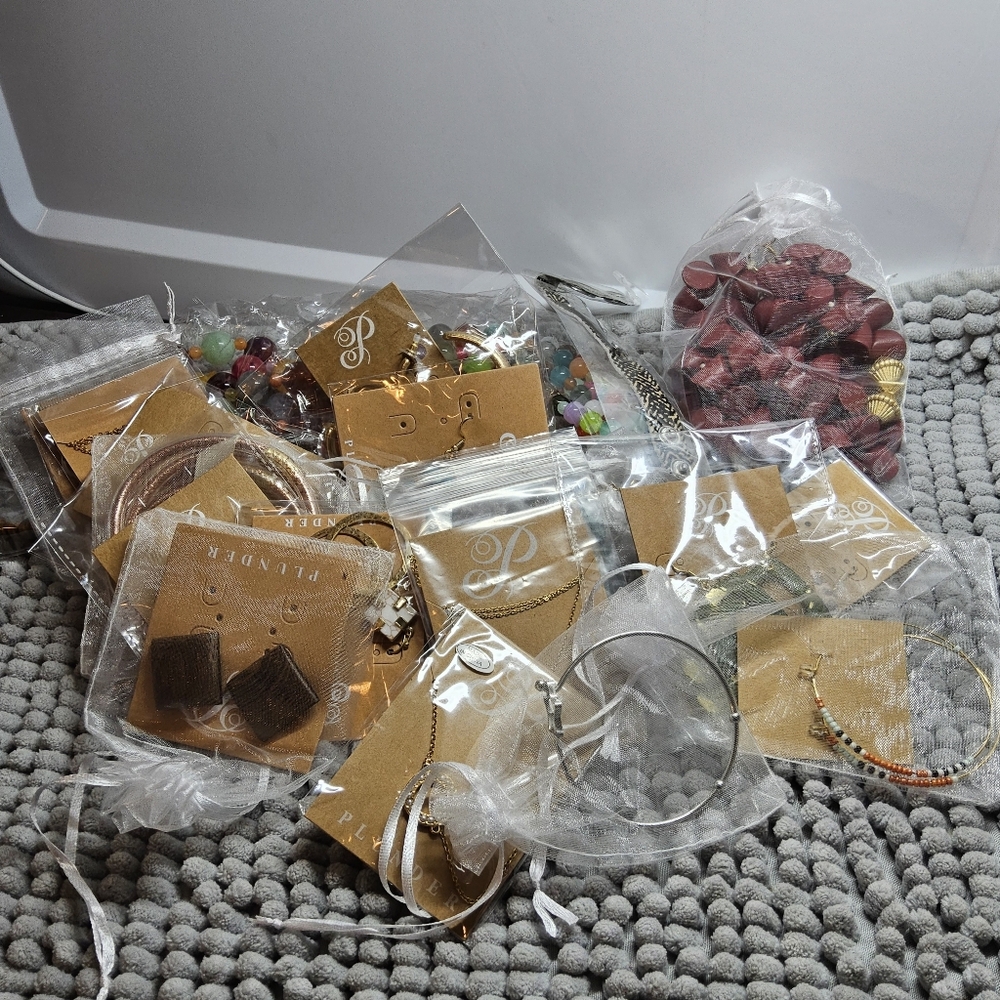 NWOT 40 piece Mystery bundle Plunder Jewelry